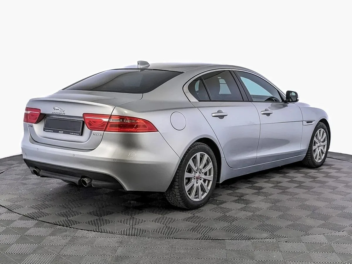 Jaguar XE