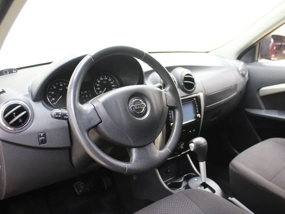 Nissan Almera