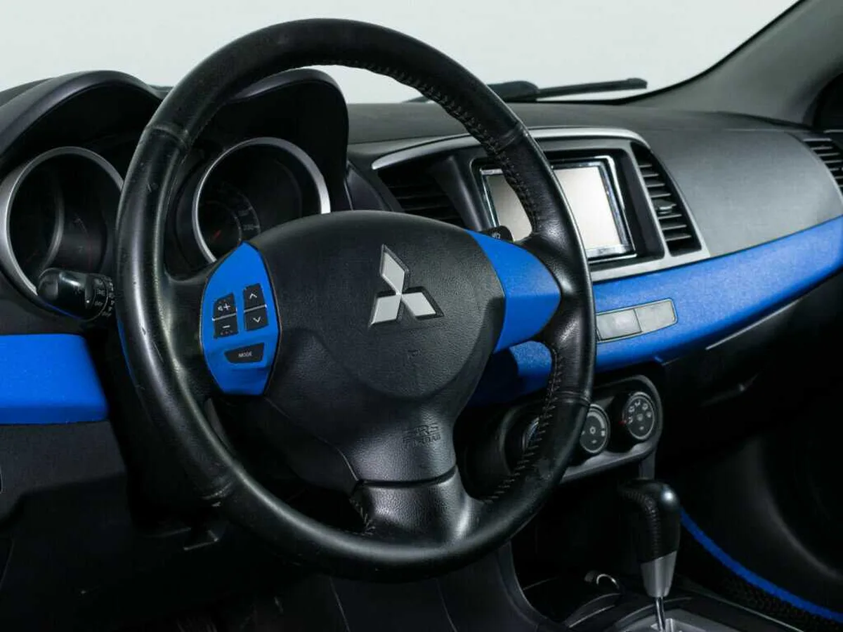 Mitsubishi Lancer