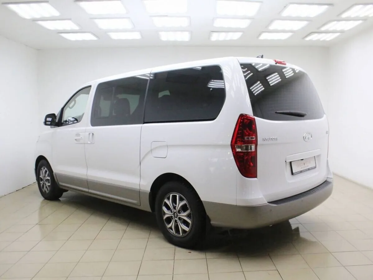 Hyundai H-1