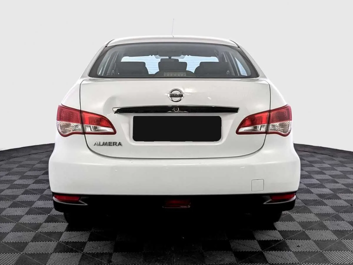 Nissan Almera