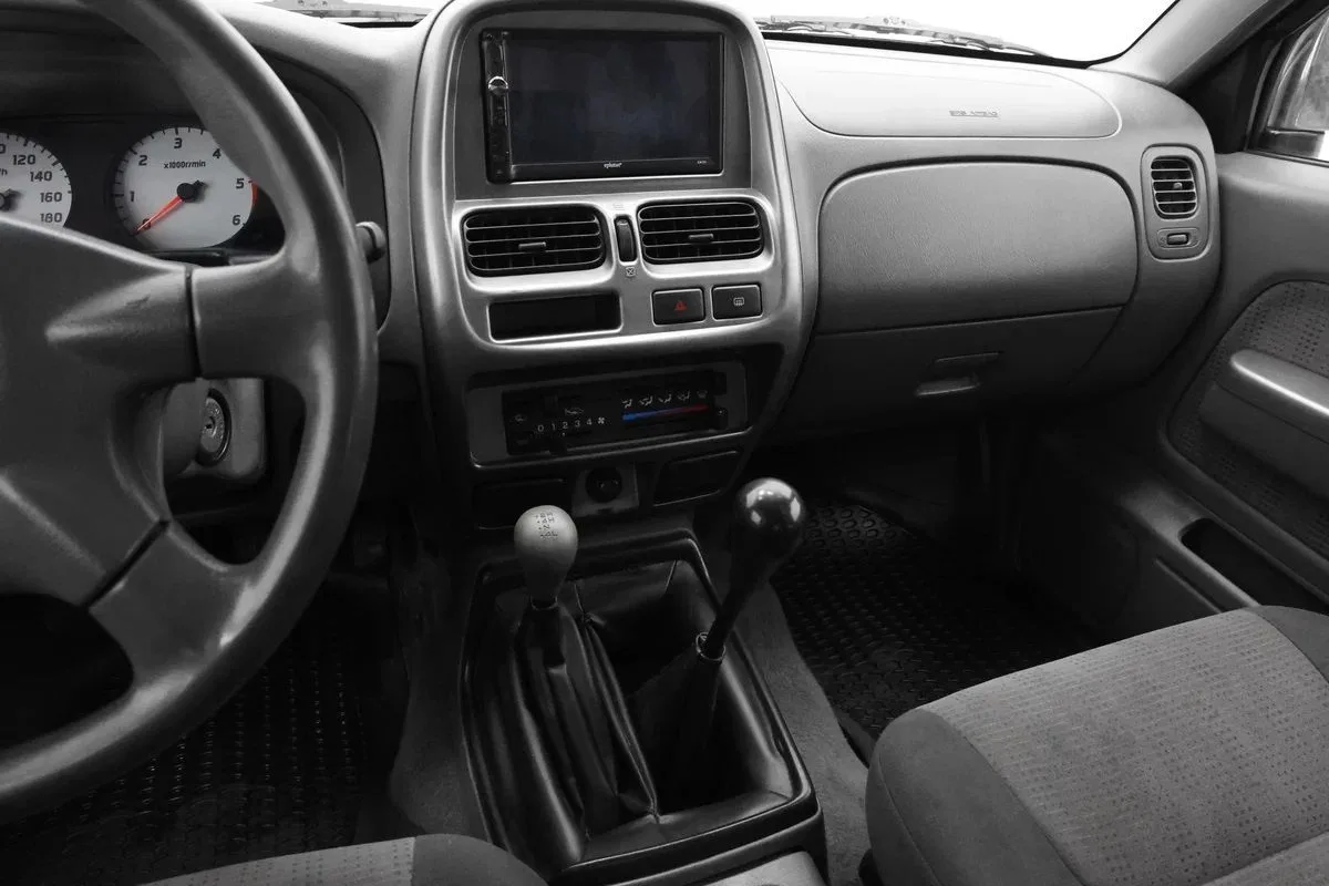 Nissan NP300
