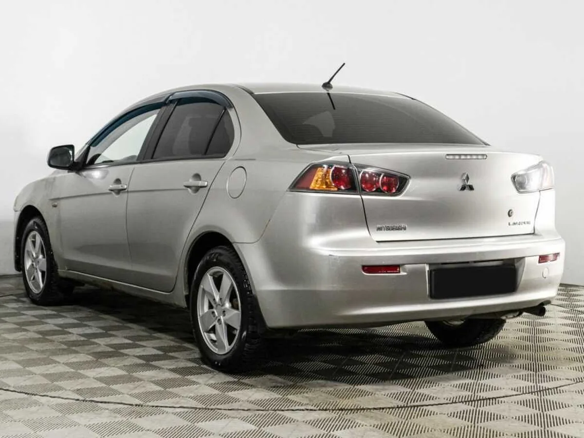 Mitsubishi Lancer