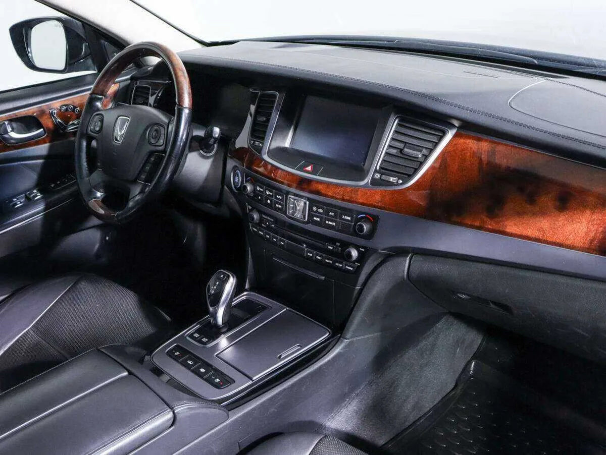 Hyundai Equus