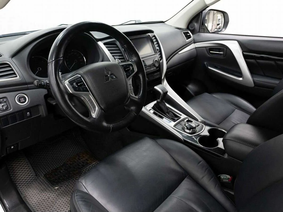 Mitsubishi Pajero Sport