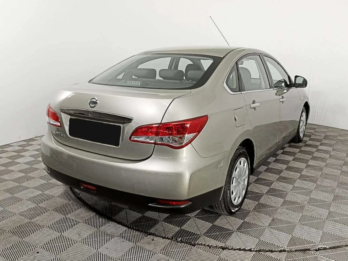 Nissan Almera