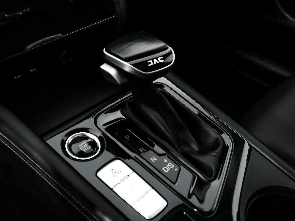 JAC J7