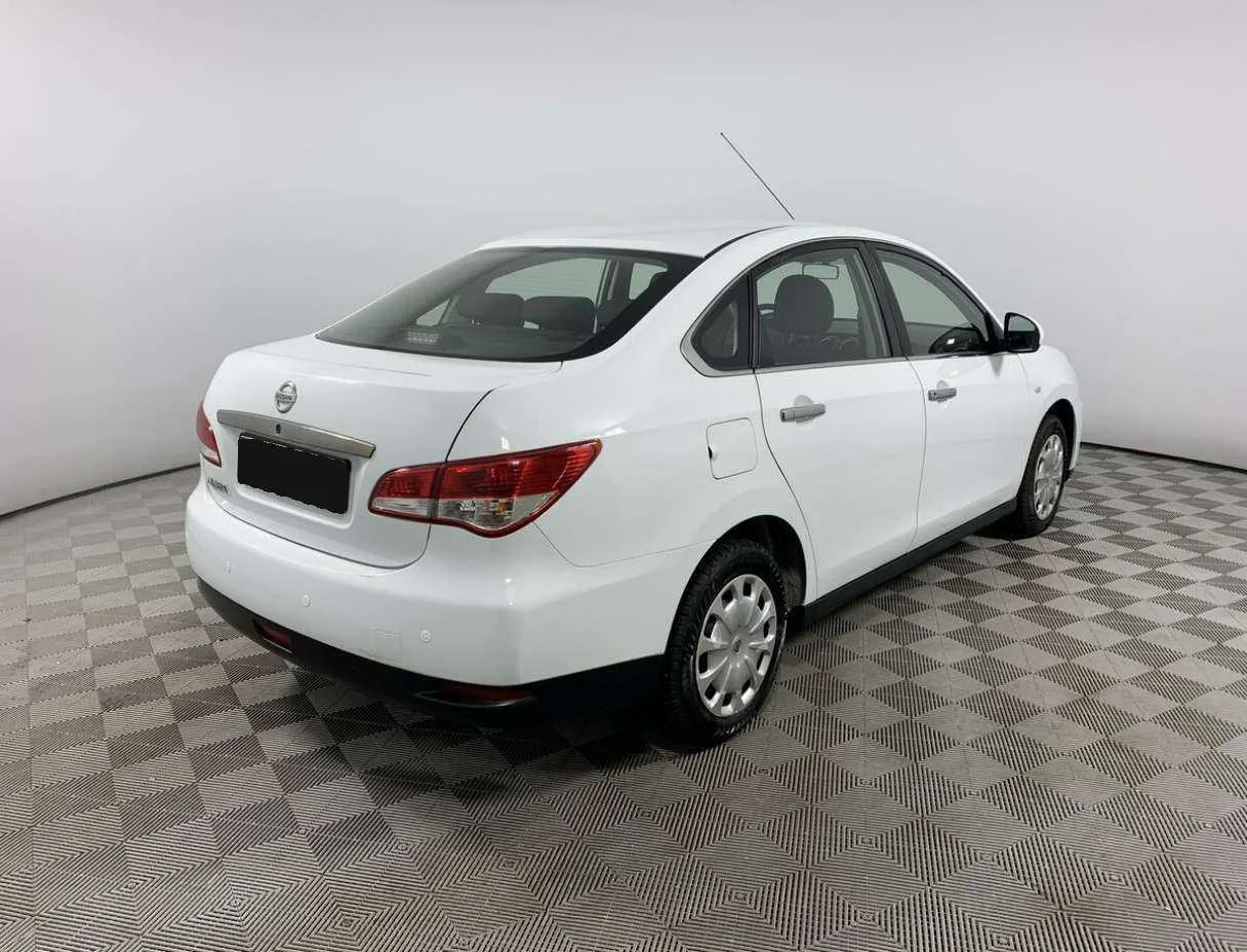 Nissan Almera