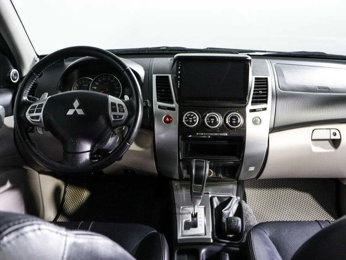 Mitsubishi Pajero Sport