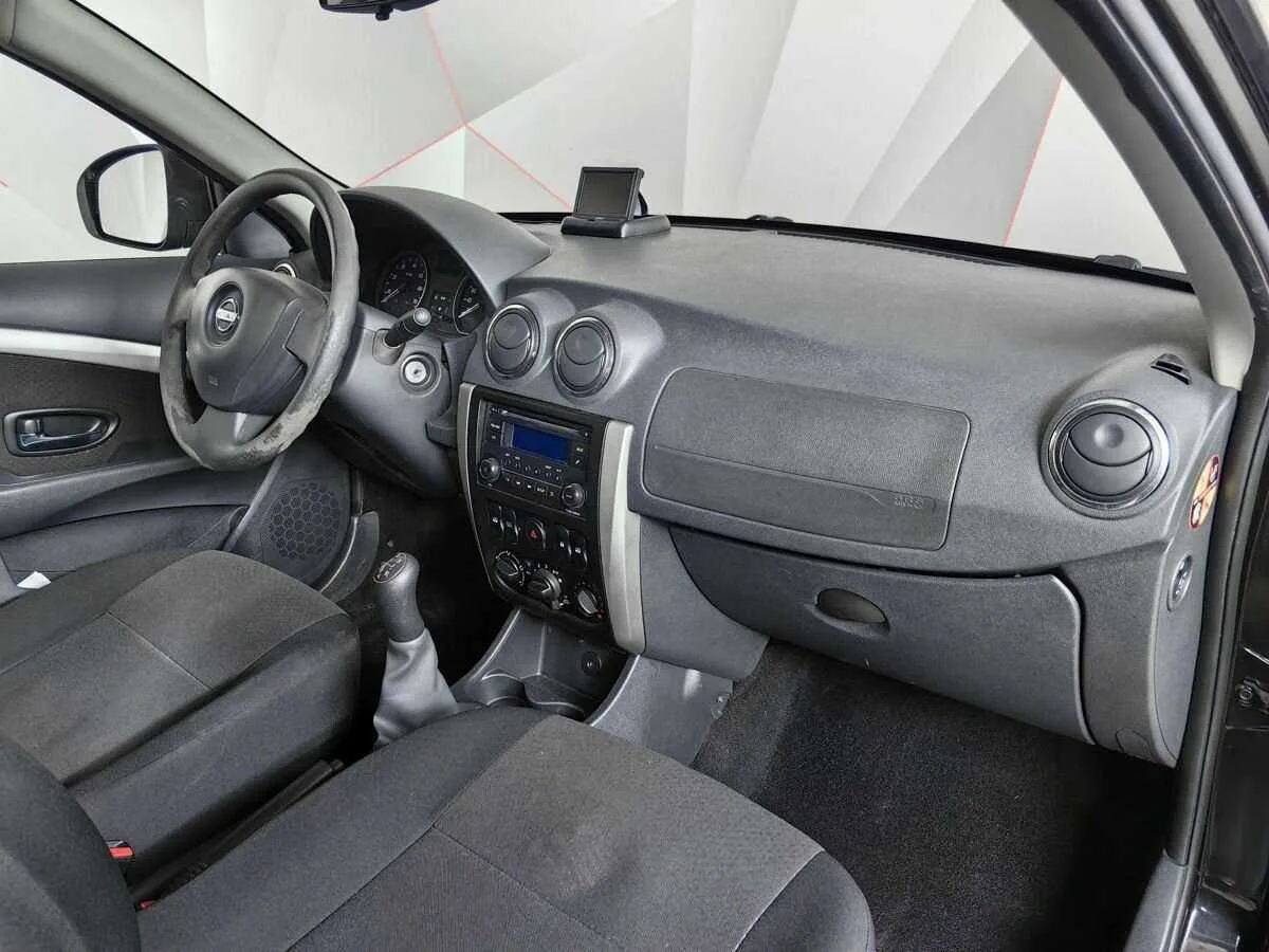 Nissan Almera