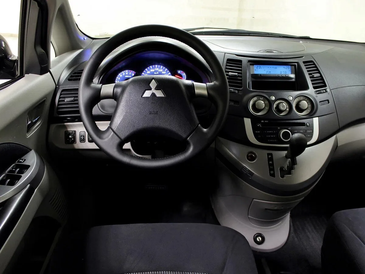 Mitsubishi Grandis