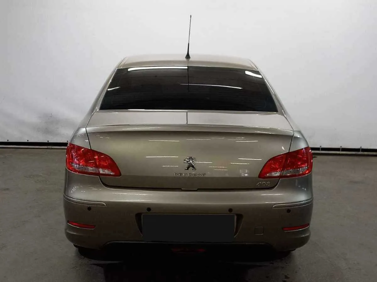 Peugeot 408