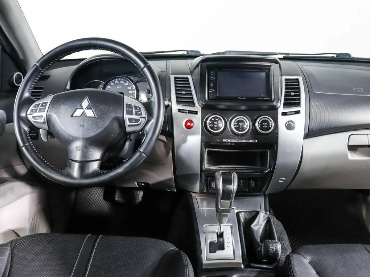 Mitsubishi Pajero Sport