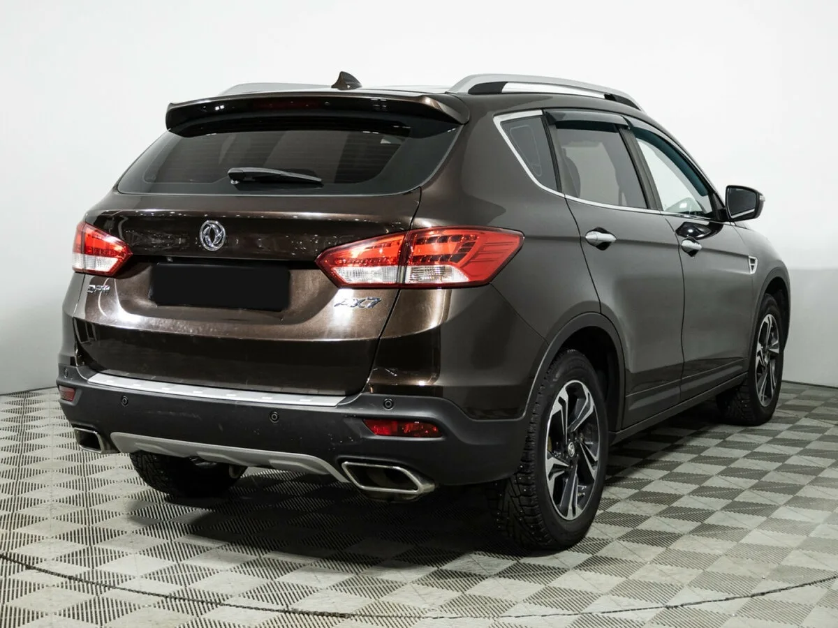 Dongfeng AX7