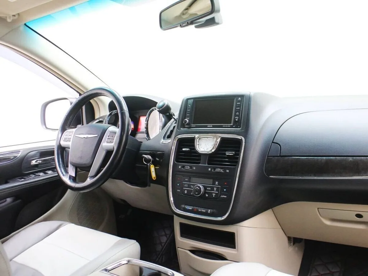 Chrysler Town &amp; Country