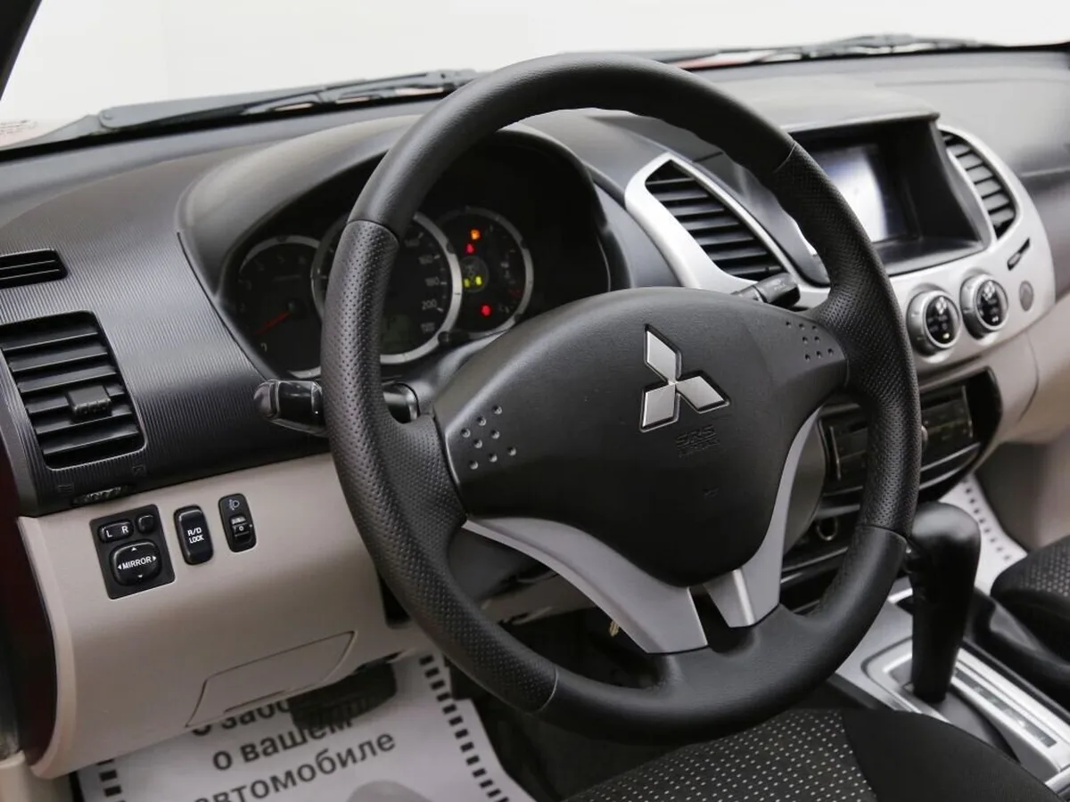 Mitsubishi L200