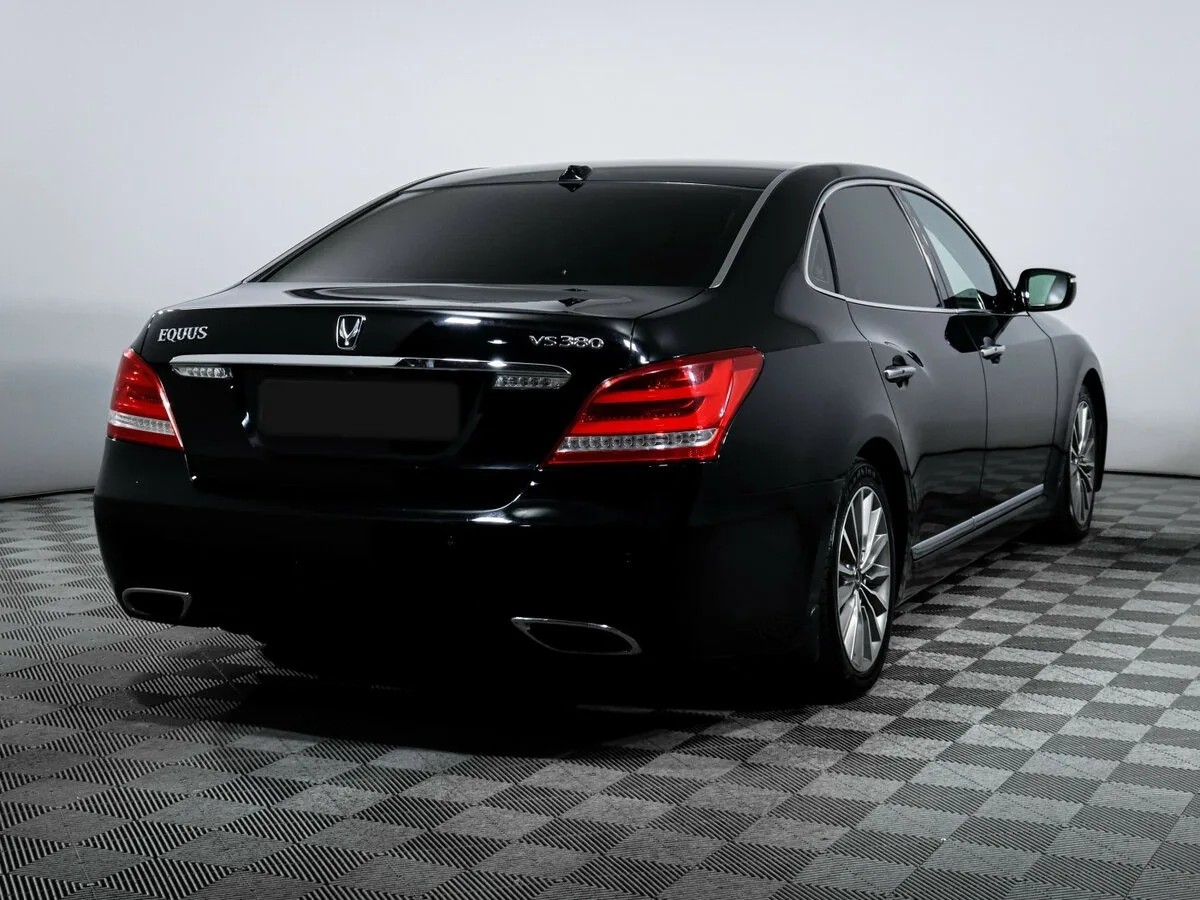 Hyundai Equus