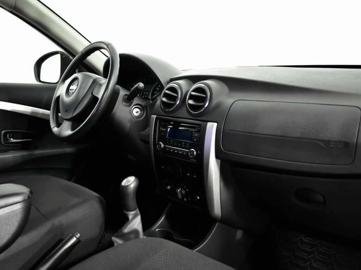 Nissan Almera