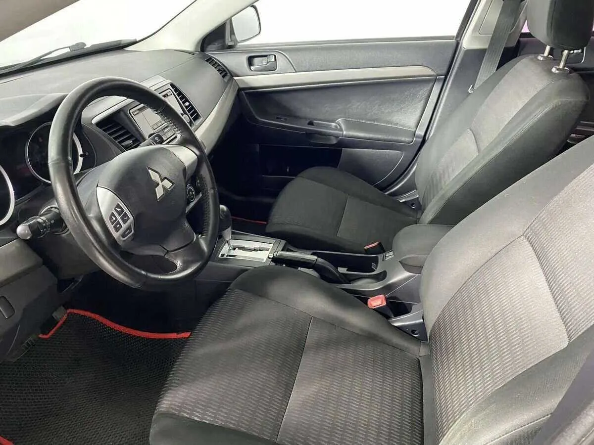 Mitsubishi Lancer