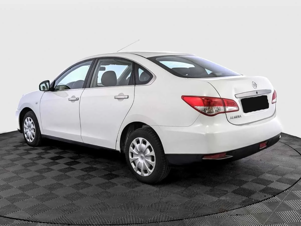 Nissan Almera