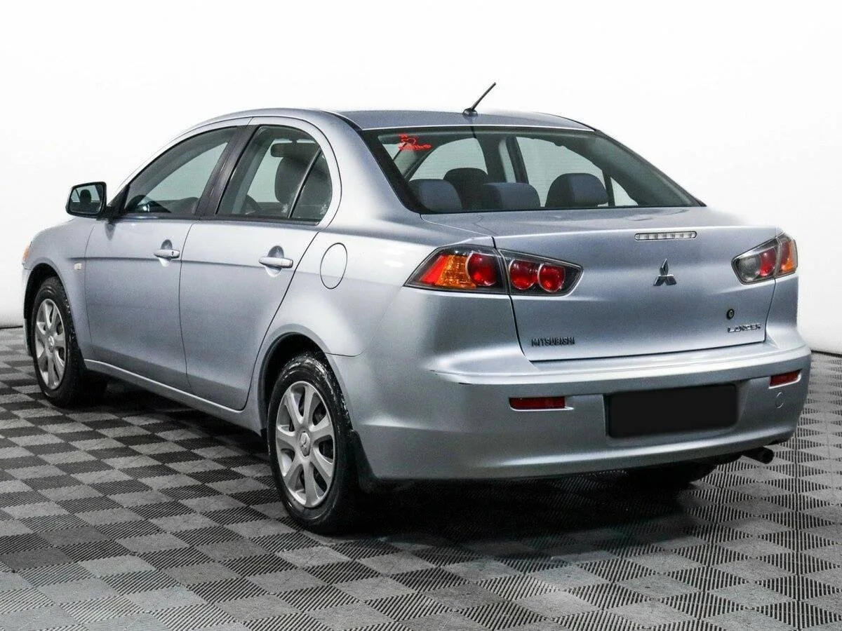 Mitsubishi Lancer
