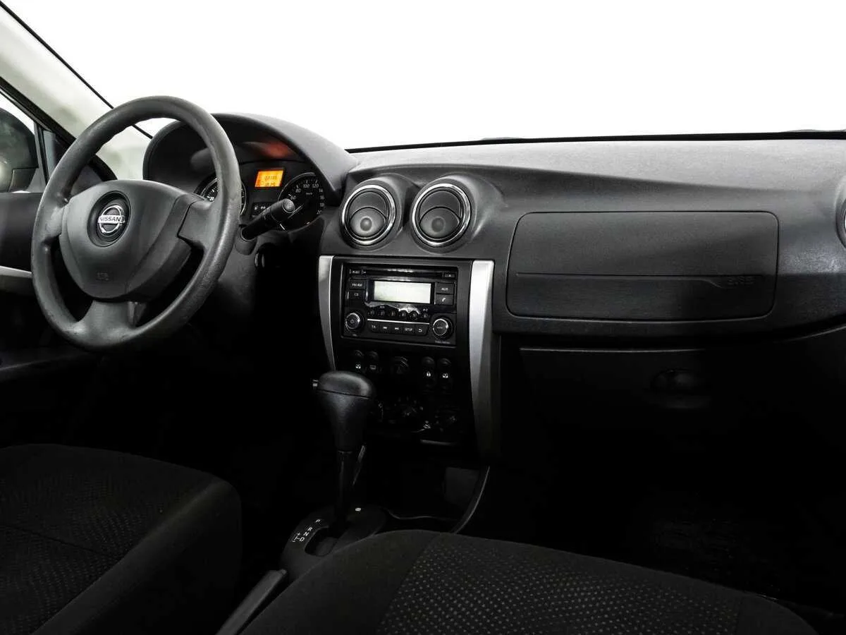 Nissan Almera