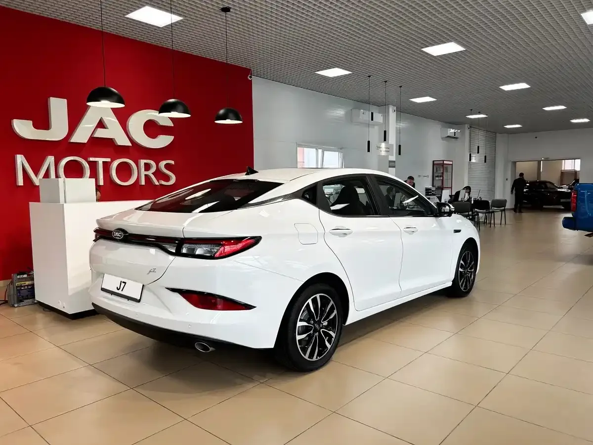 JAC J7