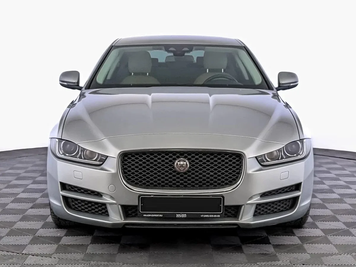 Jaguar XE