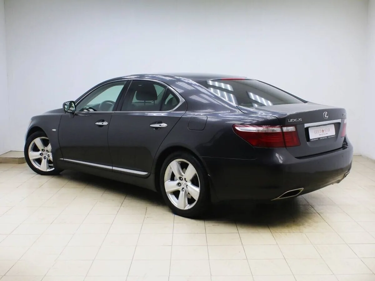 Lexus LS