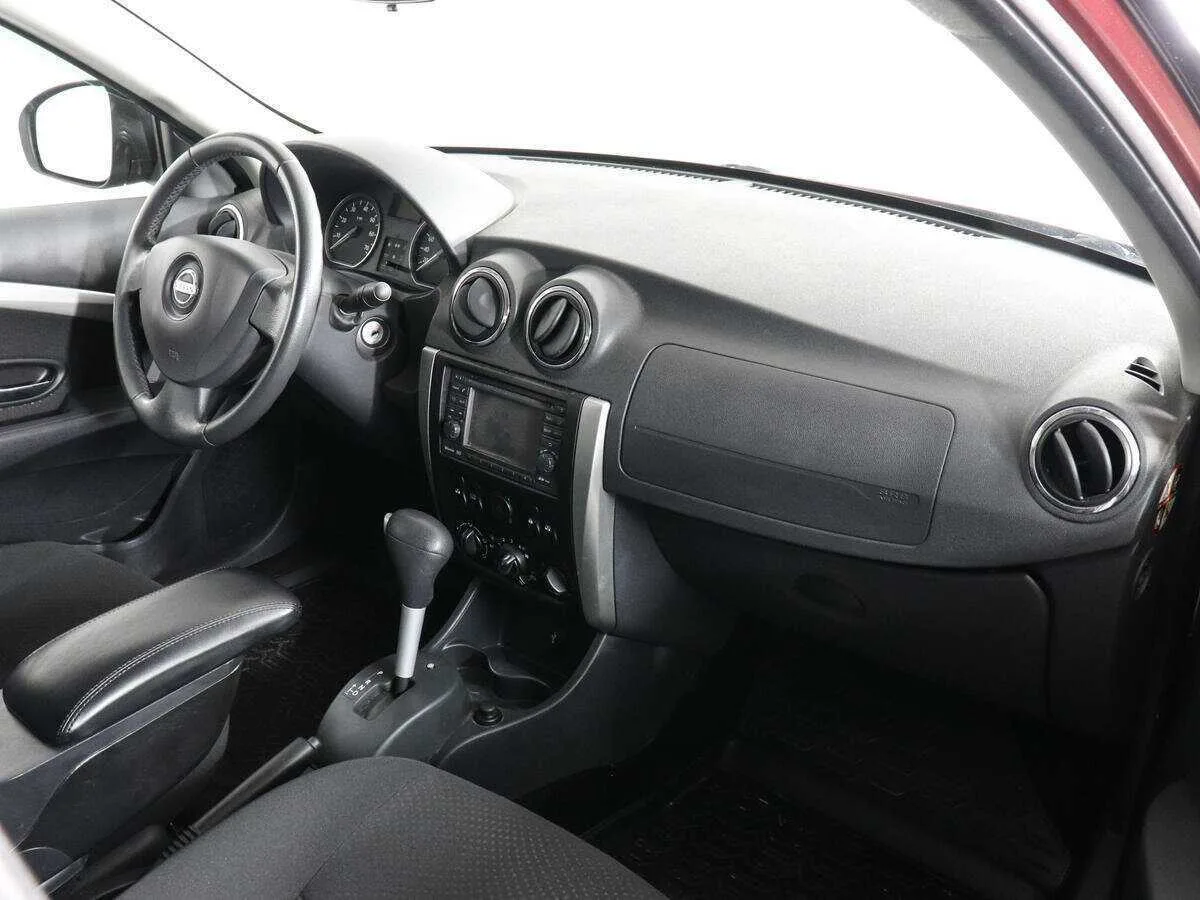 Nissan Almera