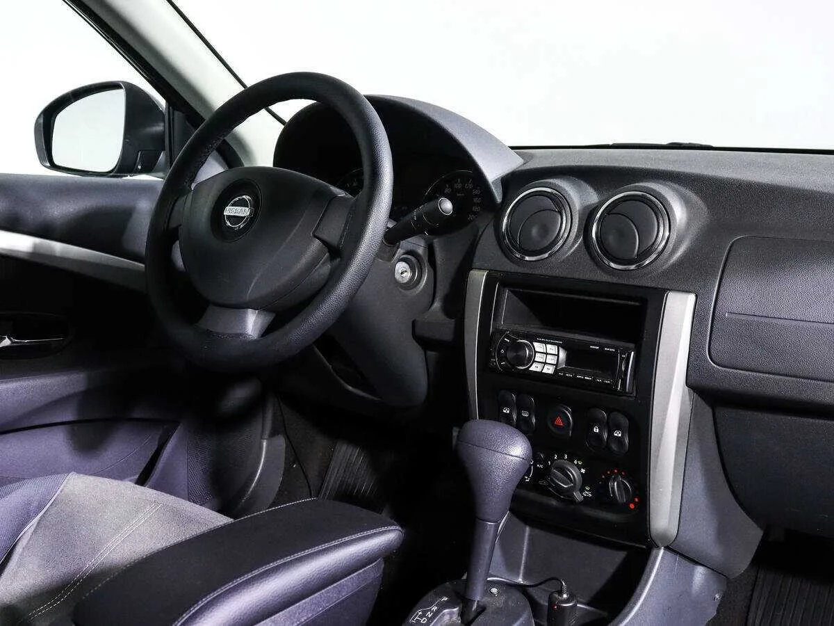 Nissan Almera