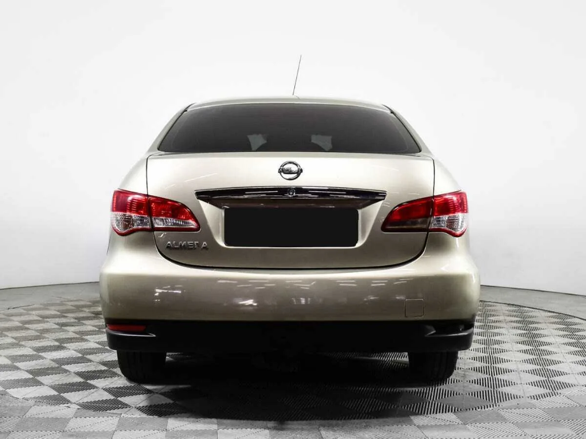 Nissan Almera