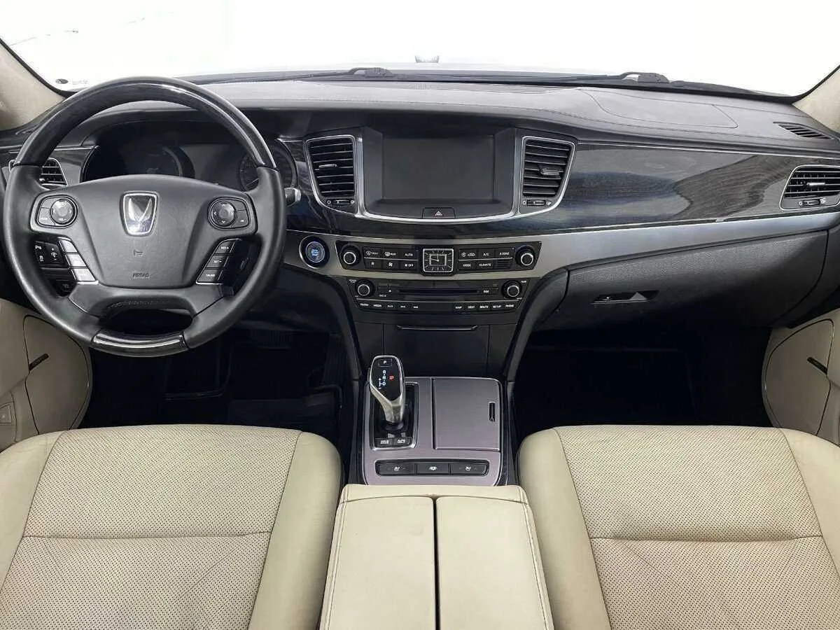 Hyundai Equus