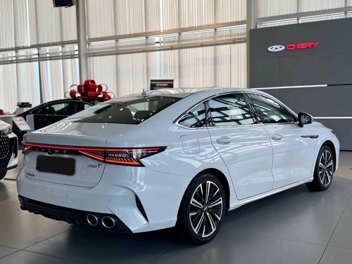Chery Arrizo 8
