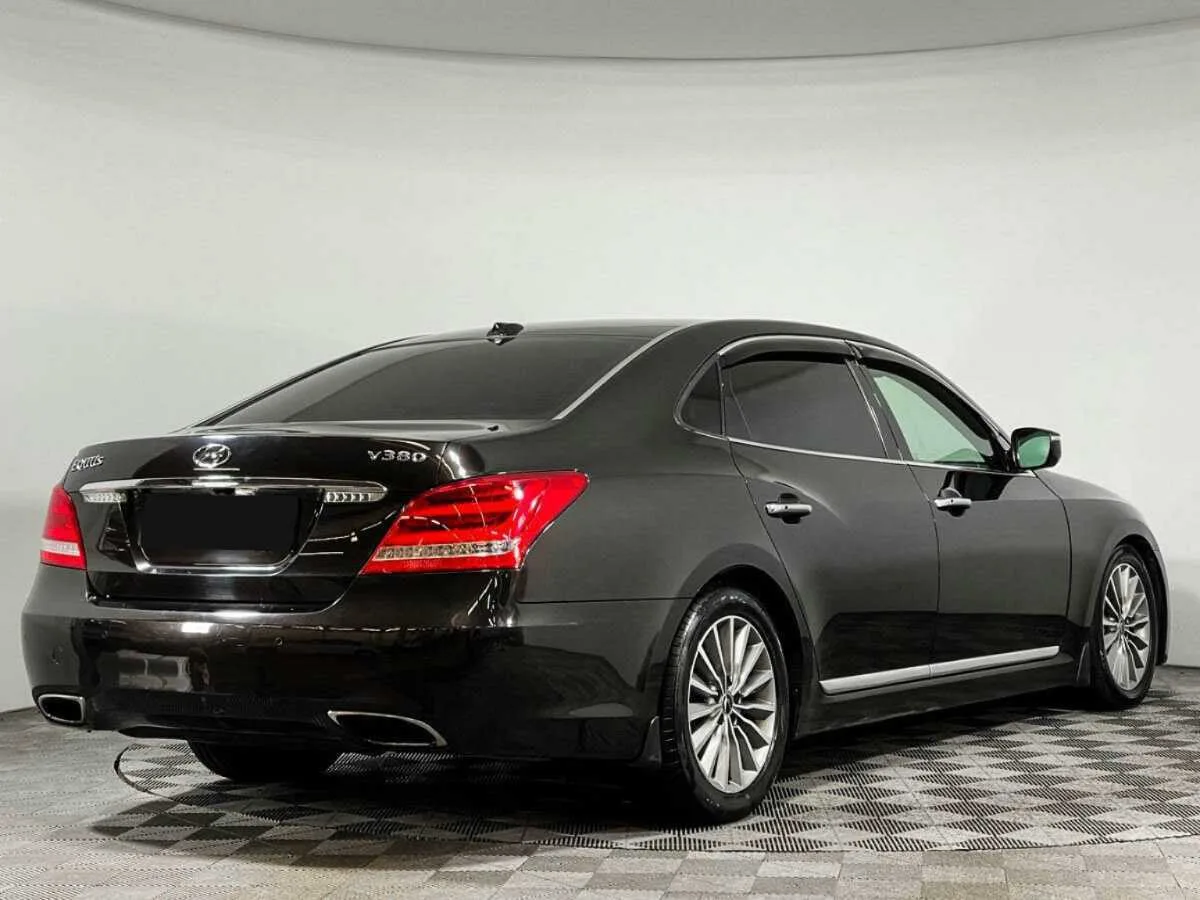 Hyundai Equus