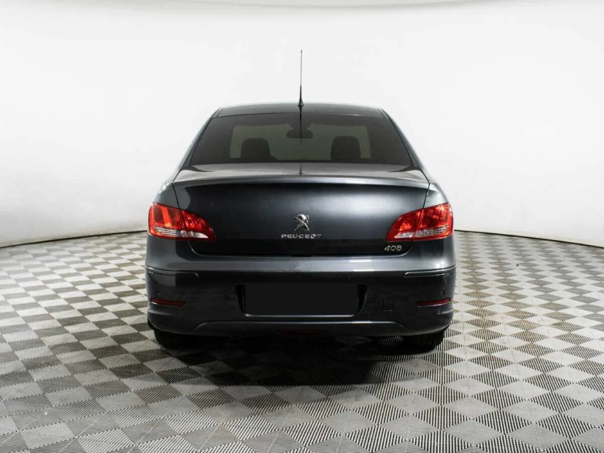 Peugeot 408