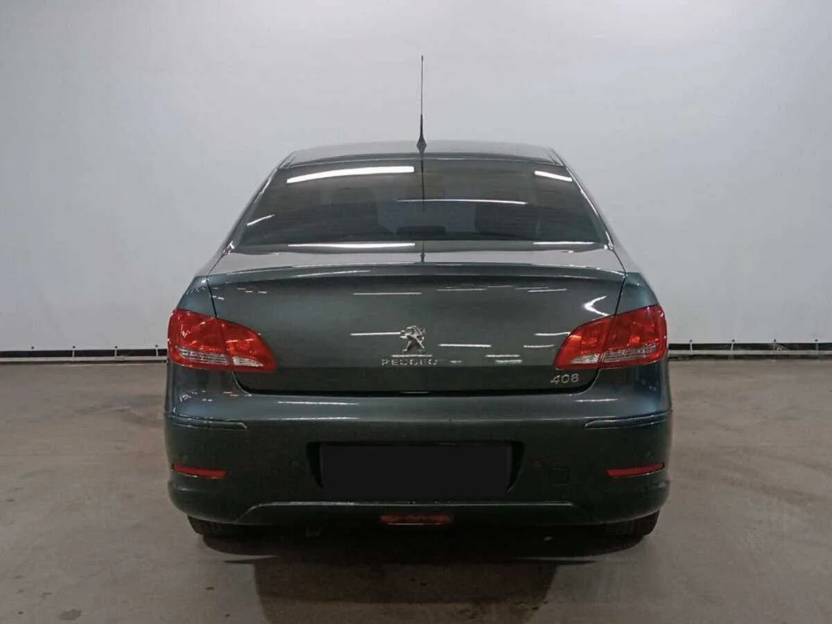 Peugeot 408