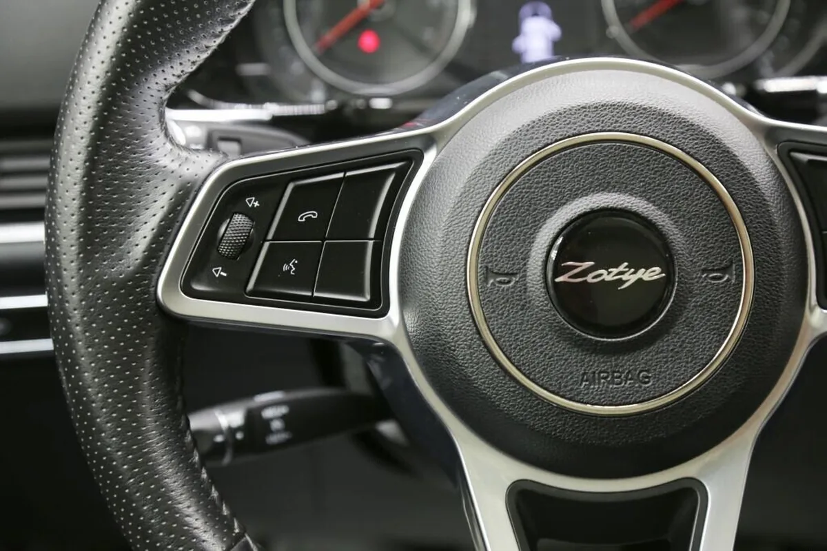 Zotye Coupa