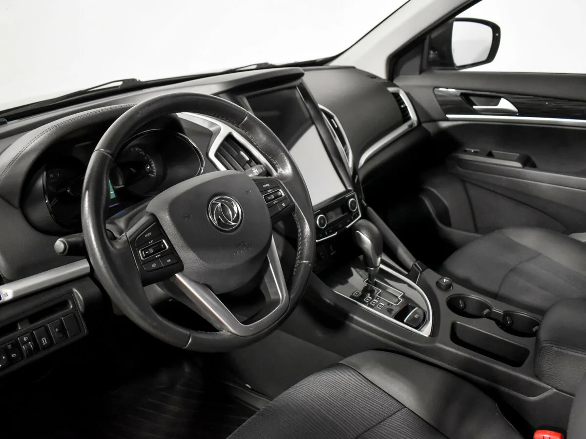 Dongfeng AX7