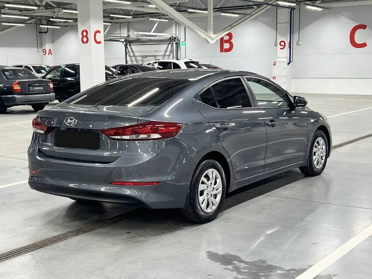 Hyundai Elantra