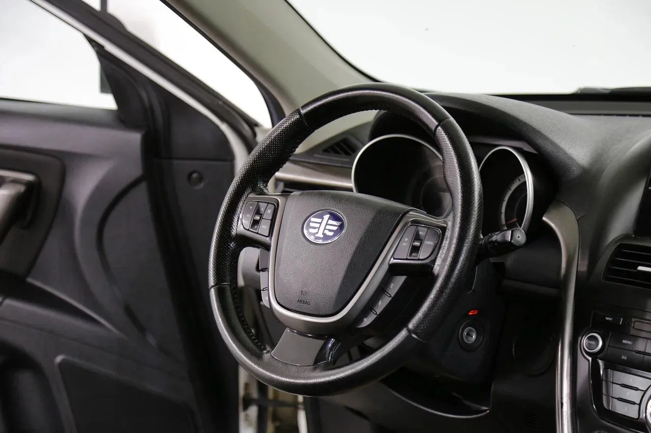 FAW Besturn X80