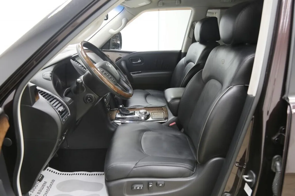 Infiniti QX56
