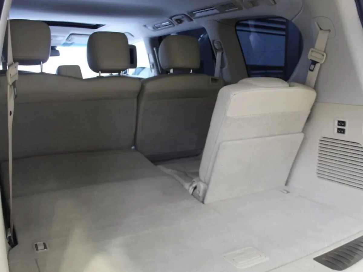 Infiniti QX56
