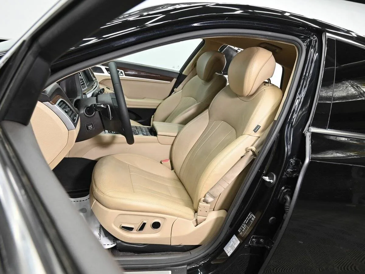 Hyundai Genesis