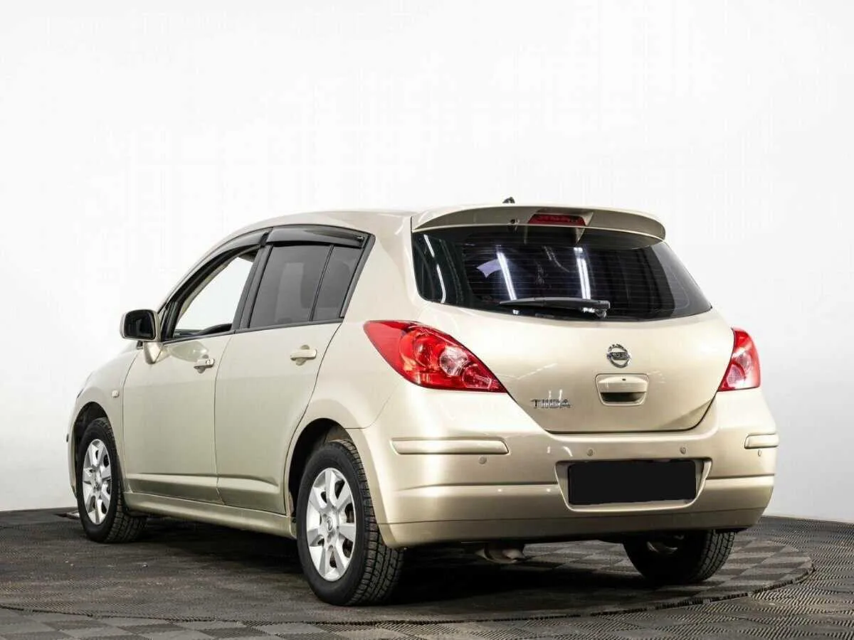 Nissan Tiida