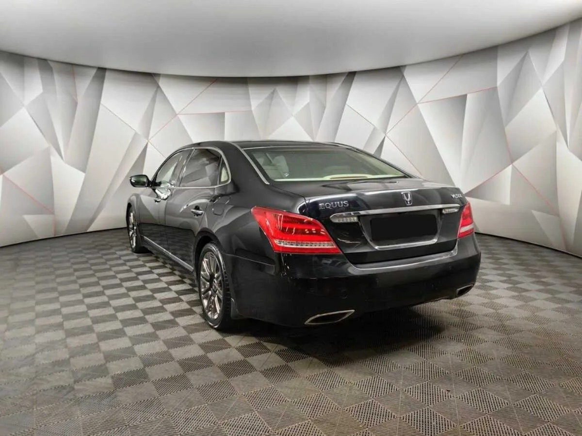 Hyundai Equus