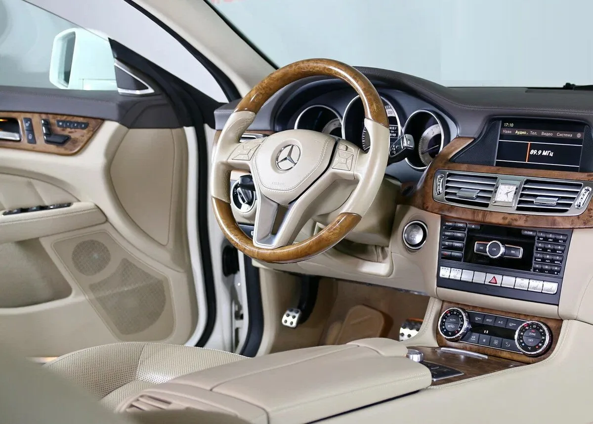 Mercedes-Benz CLS