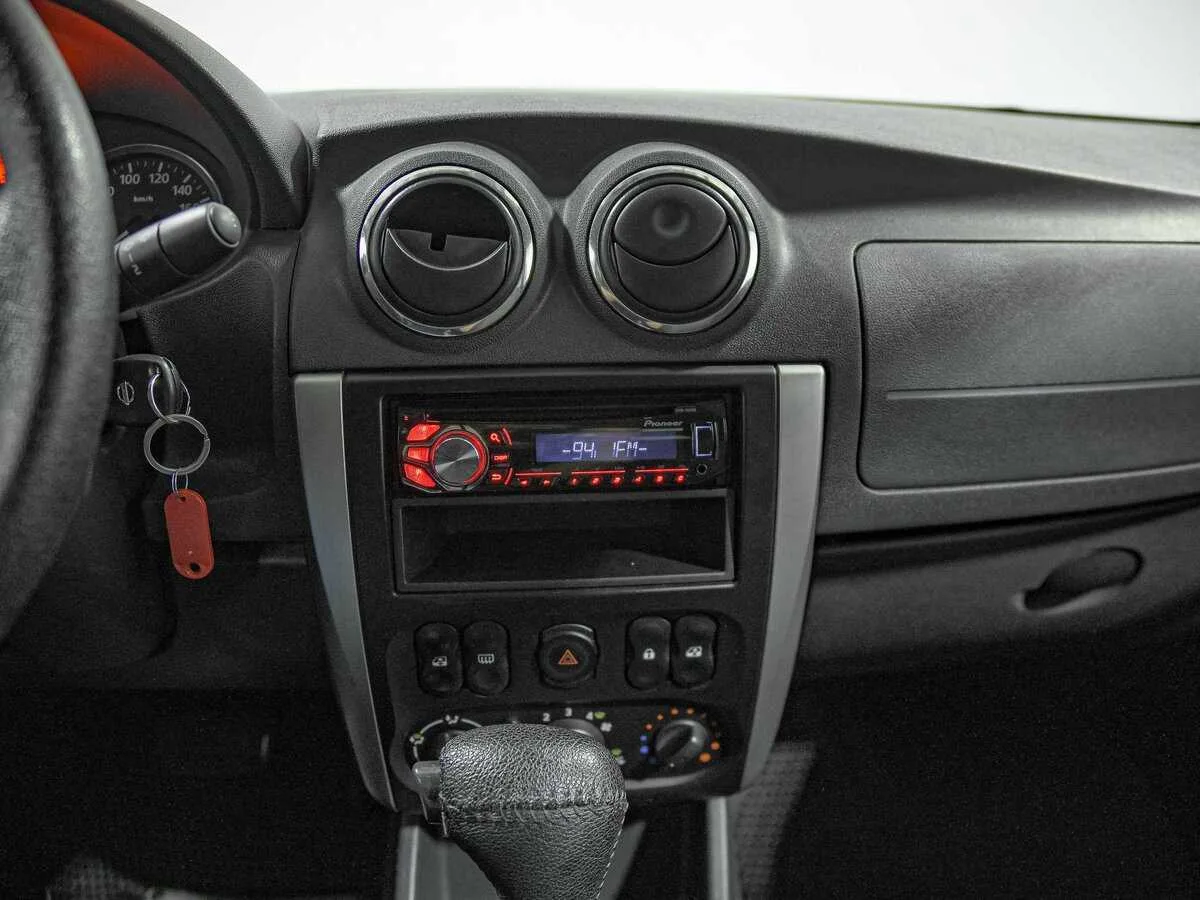 Nissan Almera