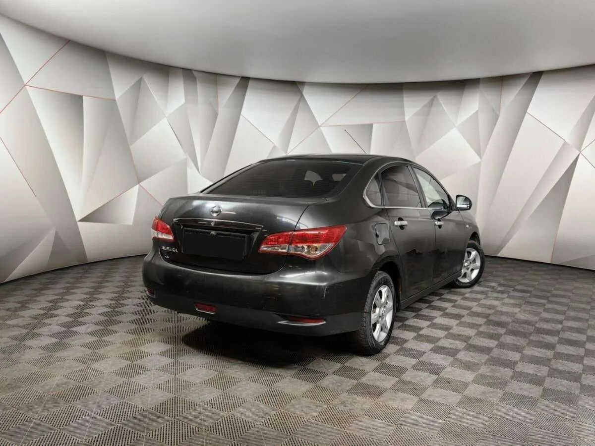 Nissan Almera