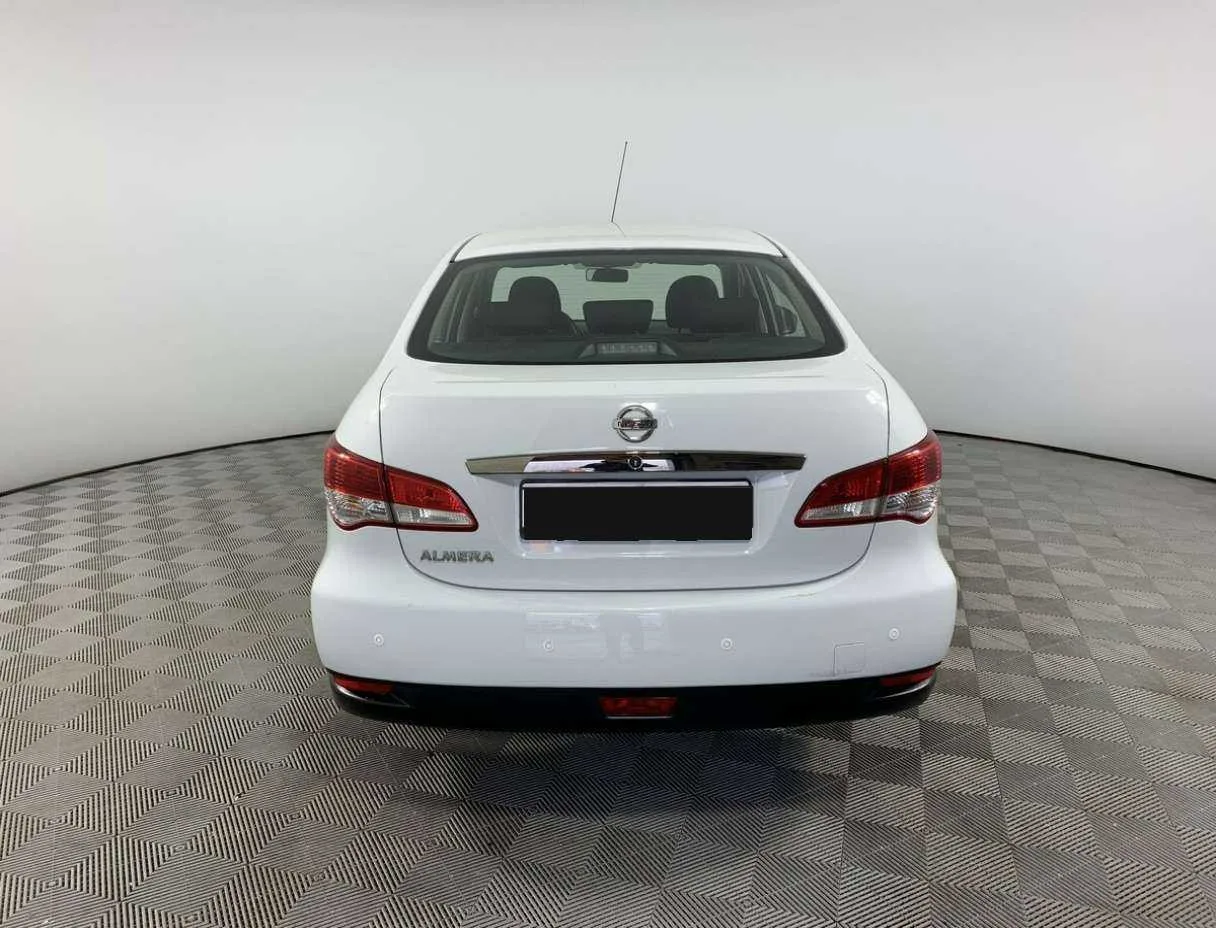 Nissan Almera